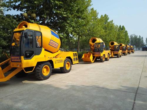 self loading concrete mixer specifications 